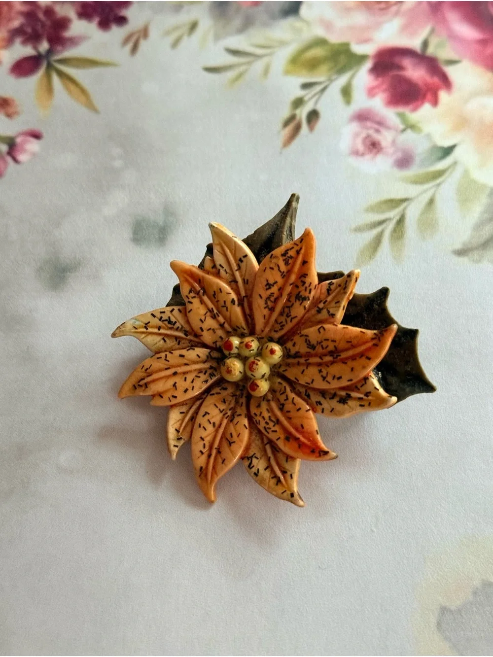 Vintage Floral Poinsettia Brooch in Peach and Green - Unbranded